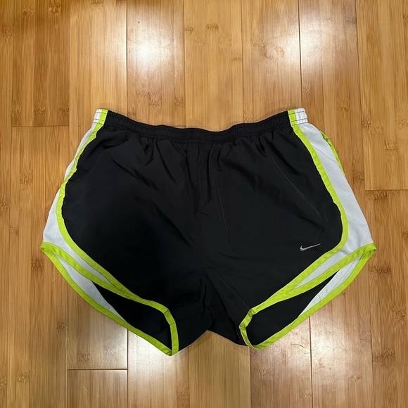 Nike Pants - Nike athletic shorts